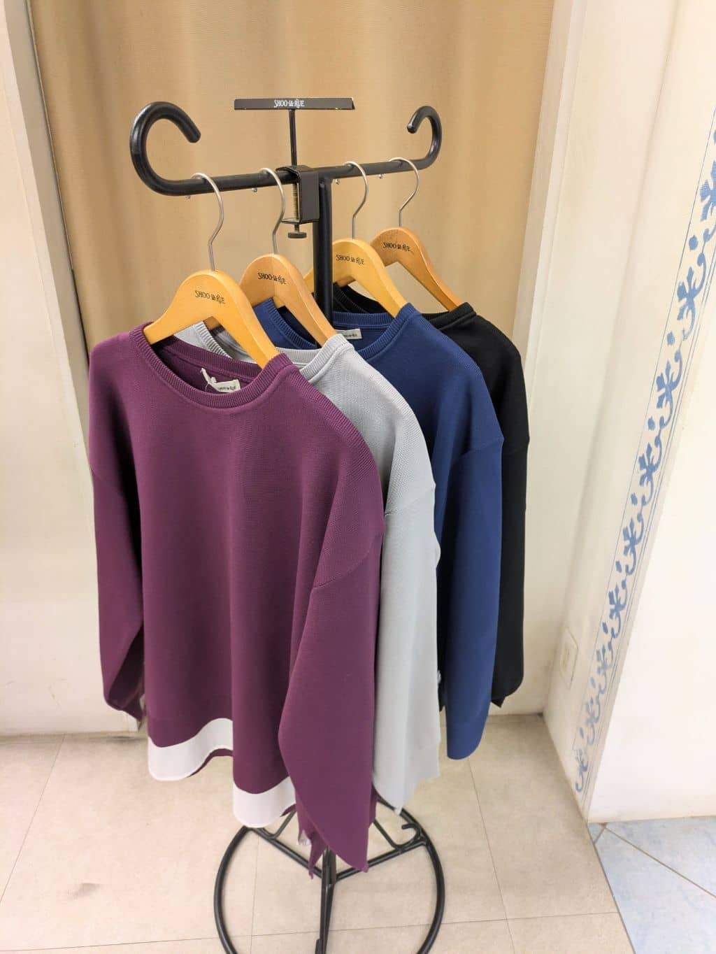SHIORIさんの「SHOO･LA･RUE｜【S-LL/洗える】一枚で簡単こなれ見え スポンディッシュ 裾レイヤード風ニット【CIRCRIC】」を使ったコーディネート