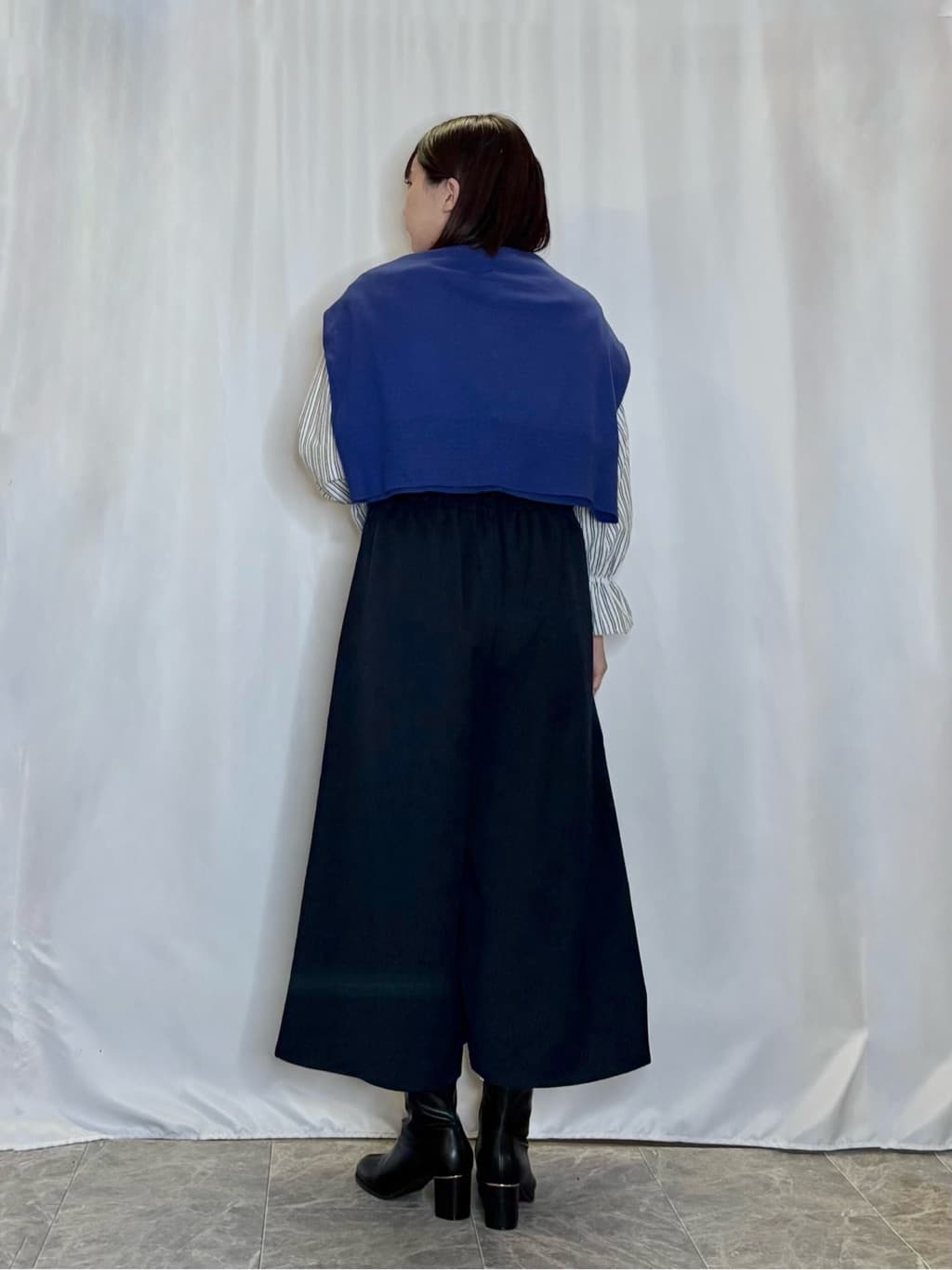 ネリさんの「SHOO･LA･RUE｜【S-LL】キャンディースリーブが女性らしい マルチストライプブラウス」を使ったコーディネート
