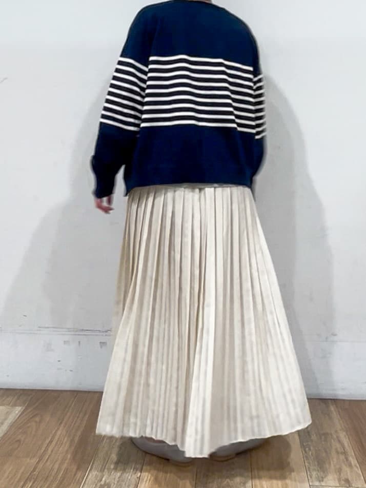 山さんさんの「grove｜最終お値下げ！！【洗える/毛玉軽減】天竺ラグランスリーブプルオーバー」を使ったコーディネート