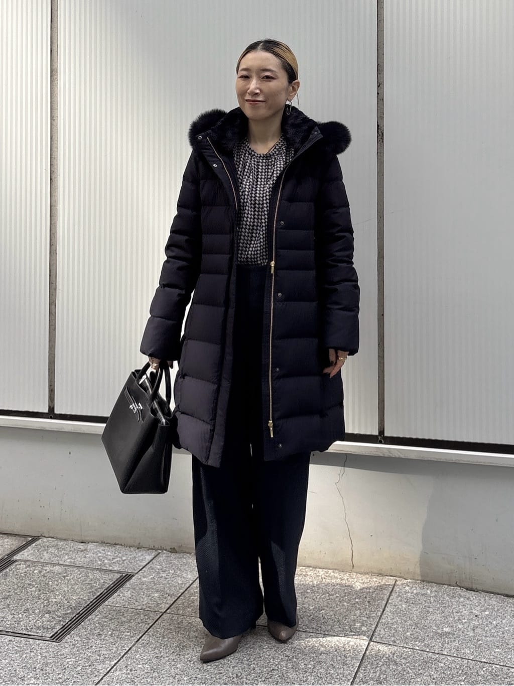 kotakiさんの「INDIVI｜【名品／撥水／抗菌防臭】ロング丈リサイクルダウンコート」を使ったコーディネート