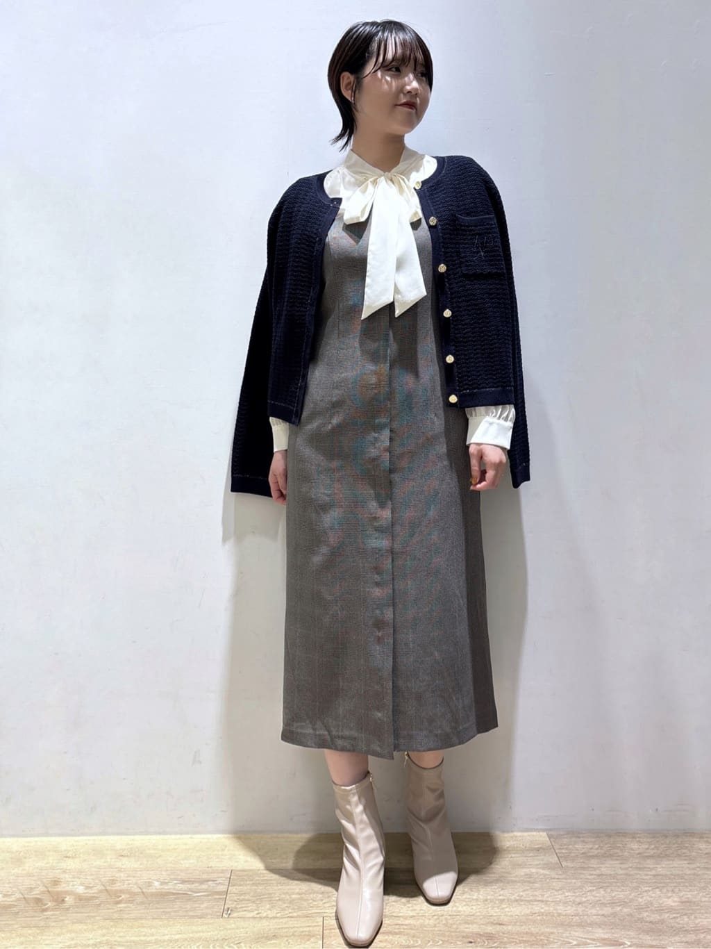 mizukiさんの「index｜ロゴ刺繍クルーカーディガン【洗濯機洗い可】」を使ったコーディネート