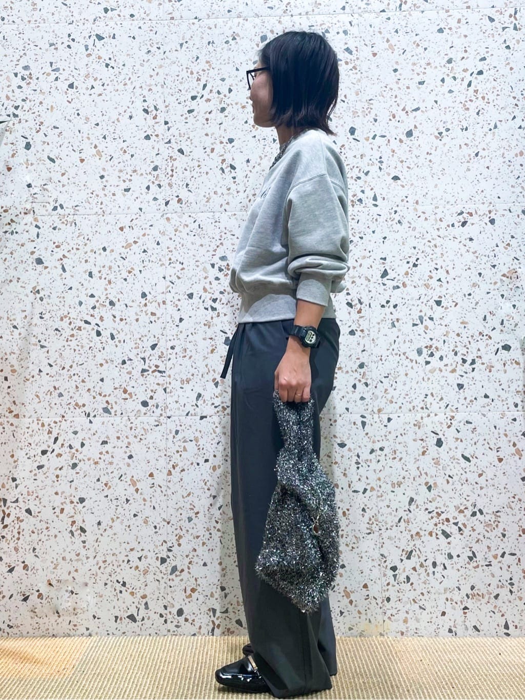 シゲリさんの「OPAQUE.CLIP｜キラキラビジューショートネックレス」を使ったコーディネート