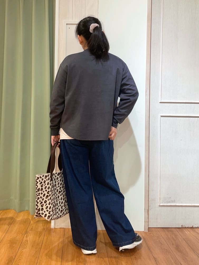 ke-yさんの「SHOO･LA･RUE｜【S-LL】柔らかくて軽い さっと羽織れるフェイクスエードブルゾン【CIRCRIC】」を使ったコーディネート