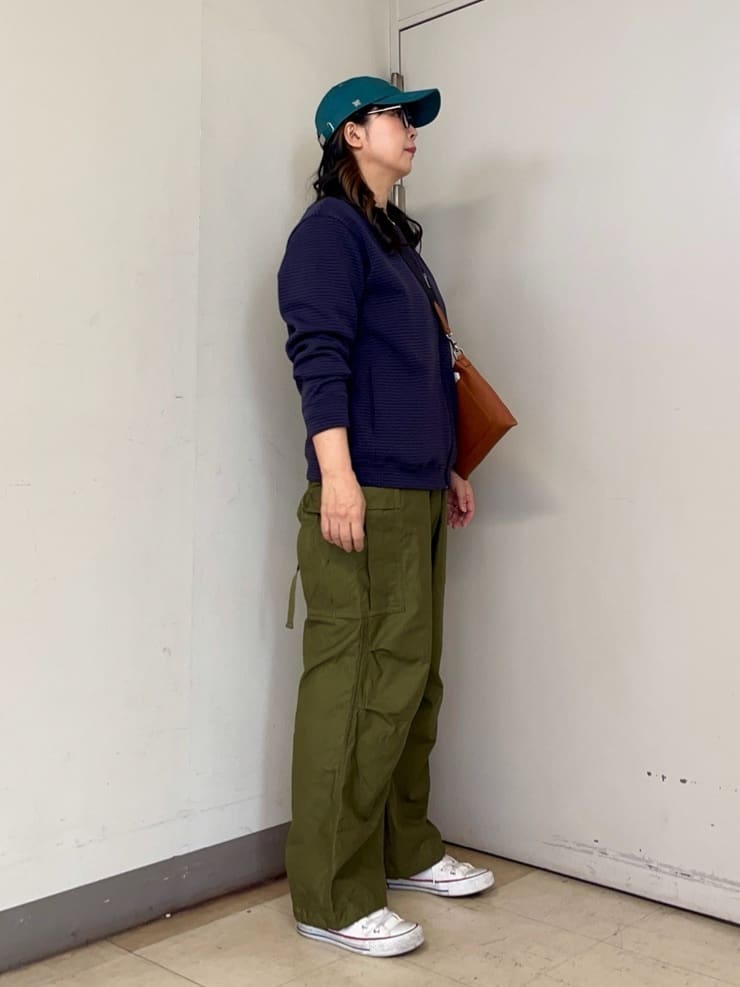 iwさんの「TAKEO KIKUCHI｜【尾州織】ブリスタ Vネック カットソー」を使ったコーディネート