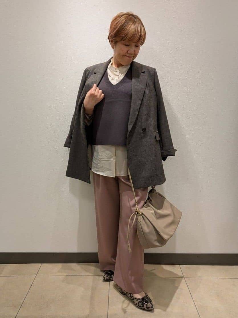 yoshiさんの「Reflect｜【さらっと一枚で決まる／重ね着にもおすすめ◎】タックスリーブシャツブラウス」を使ったコーディネート