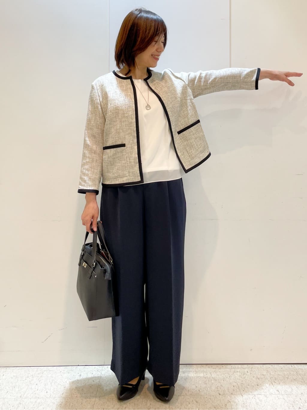 めいさんの「Reflect｜【一枚着で着映え◎／ジャケットのインナーにも】フロント開きブラウス」を使ったコーディネート