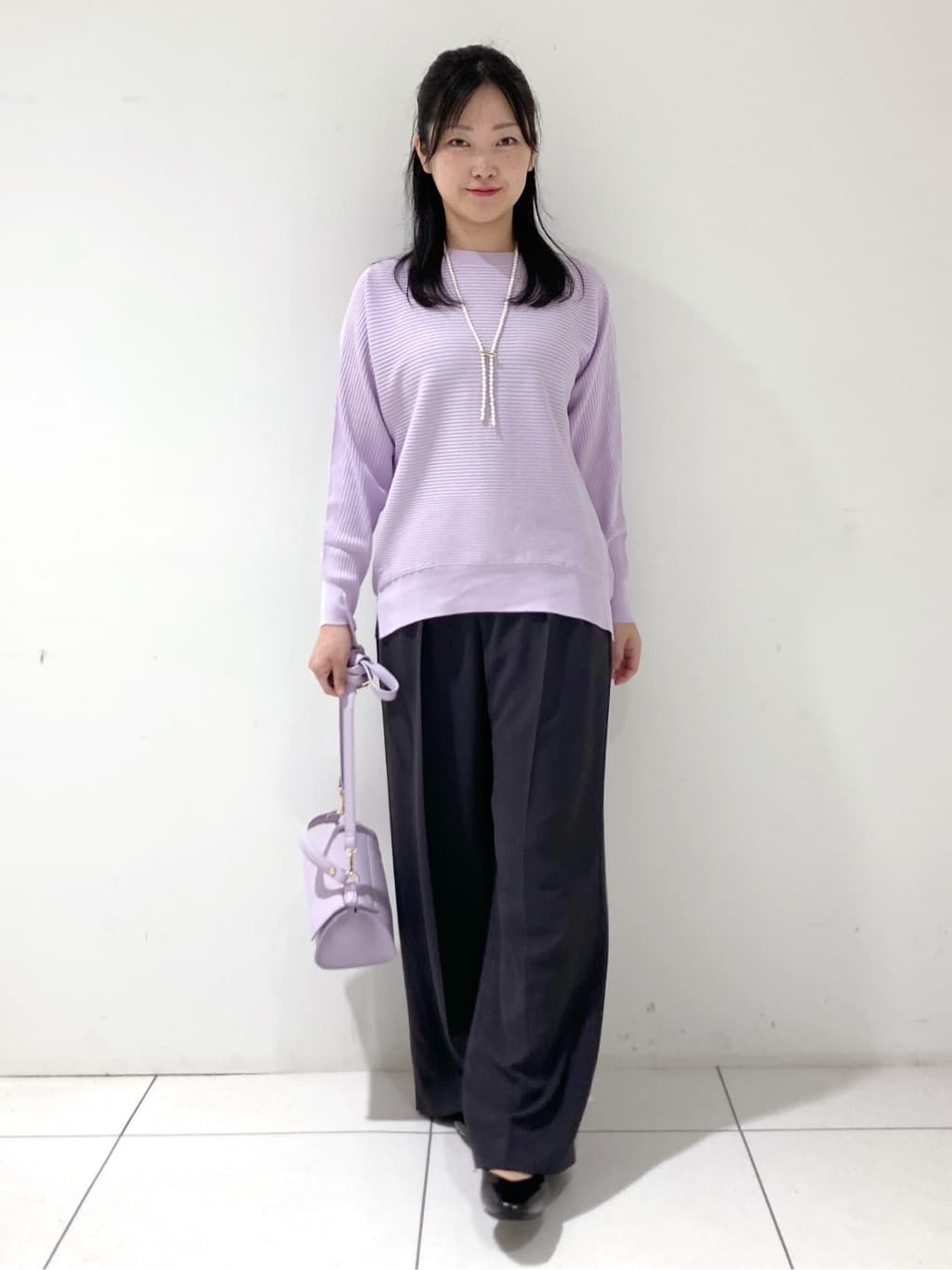 momokoさんの「INDIVI｜【洗える／体型カバー】美シルエットニット」を使ったコーディネート