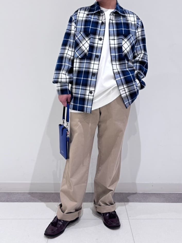 MATSUBARAさんの「DRESSTERIOR｜ヴィンテージ アルティメットチノパンツ」を使ったコーディネート