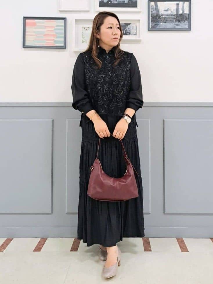 まーみんさんの「grove｜リーフ刺繍スパンコールベスト＆ブラウスセット」を使ったコーディネート
