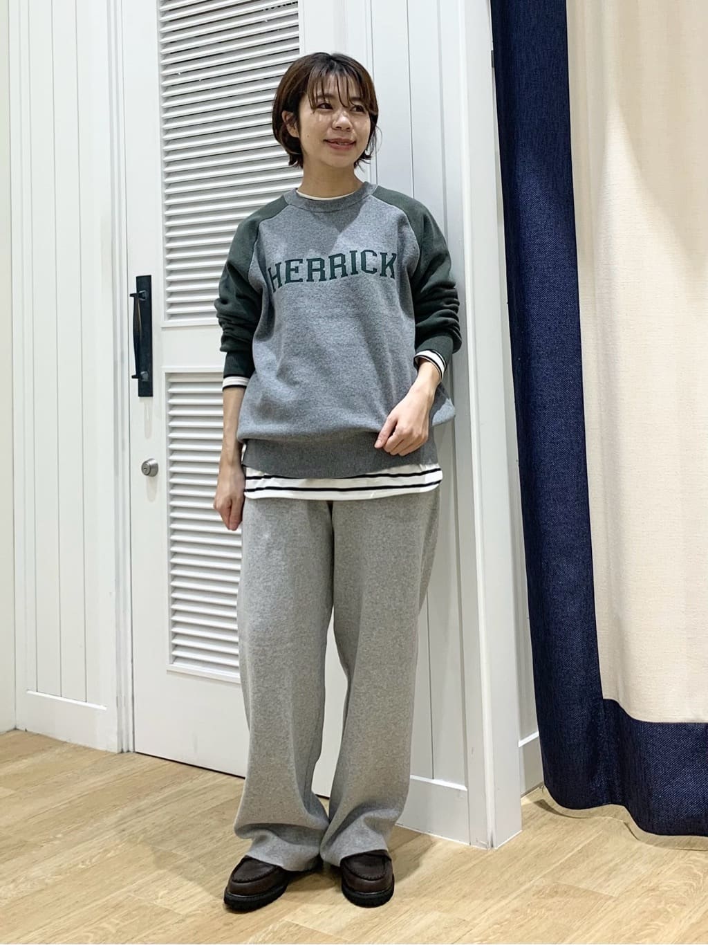 IMARIさんの「Dessin｜【選べる首元デザイン/洗える】クルーネックロングTシャツ」を使ったコーディネート