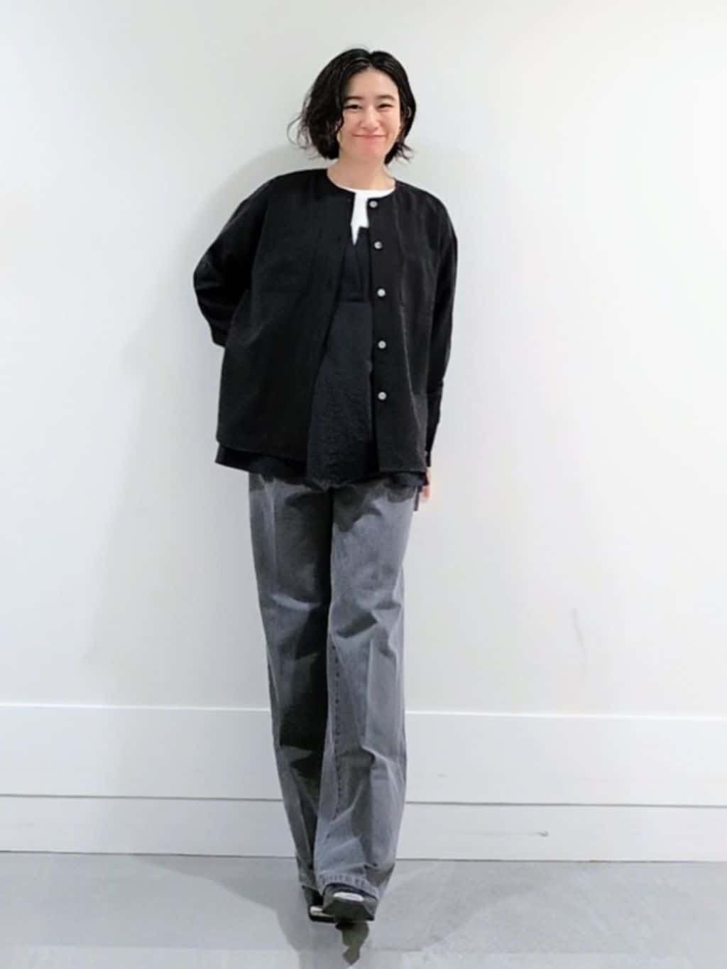 ミズタさんの「UNTITLED｜【秋も着られる/セットアップ可】リラククールシャツ」を使ったコーディネート