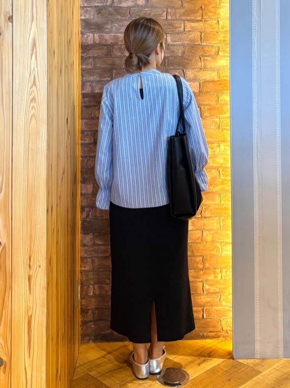 mieさんの「SHOO･LA･RUE｜【S-LL】キャンディースリーブが女性らしい マルチストライプブラウス」を使ったコーディネート