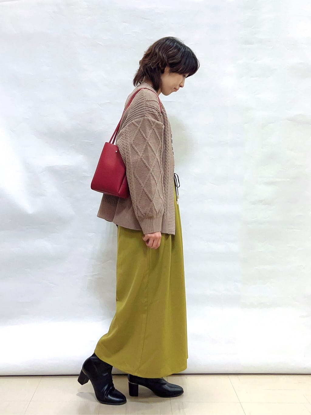 まっつんさんの「SHOO･LA･RUE｜【S-LL】インせず決まる 背中タック入り パフ袖トップス」を使ったコーディネート