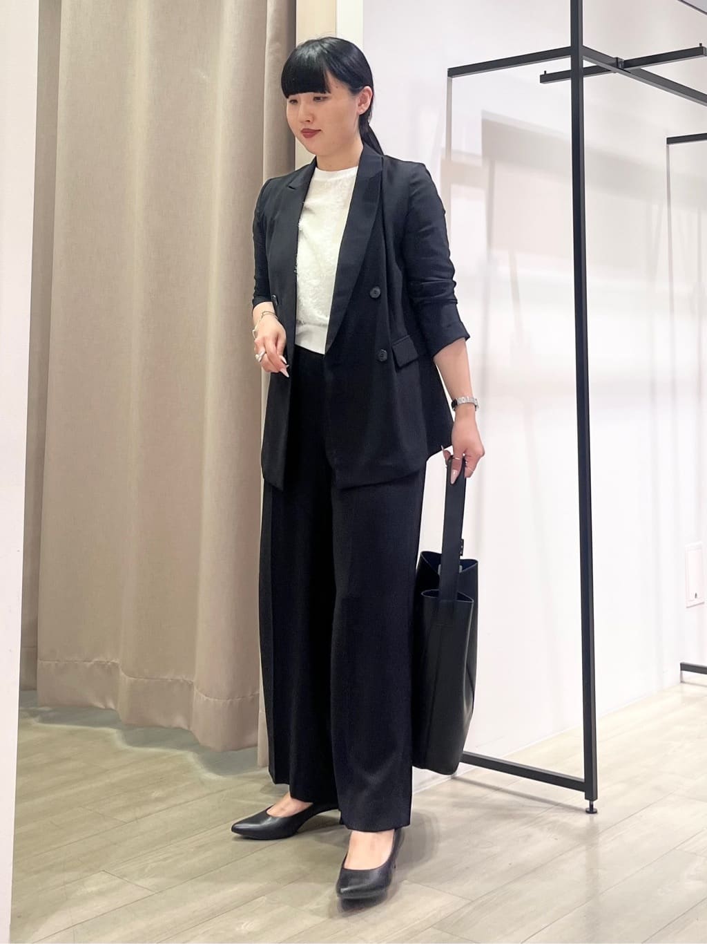 hasuさんの「INDIVI｜【軽く羽織れる！】ダブルジャケット」を使ったコーディネート