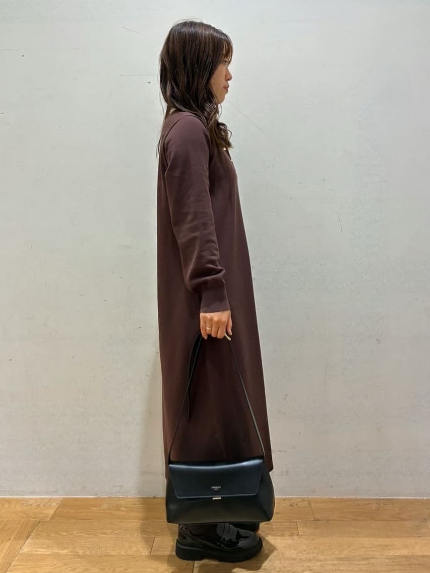 kurumiさんの「OPAQUE.CLIP｜配色ポロ衿ニットワンピース【洗濯機OK】」を使ったコーディネート