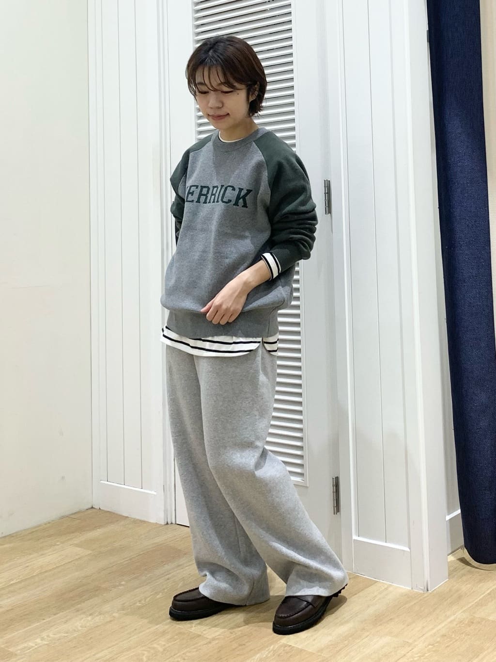 IMARIさんの「Dessin｜【選べる首元デザイン/洗える】クルーネックロングTシャツ」を使ったコーディネート