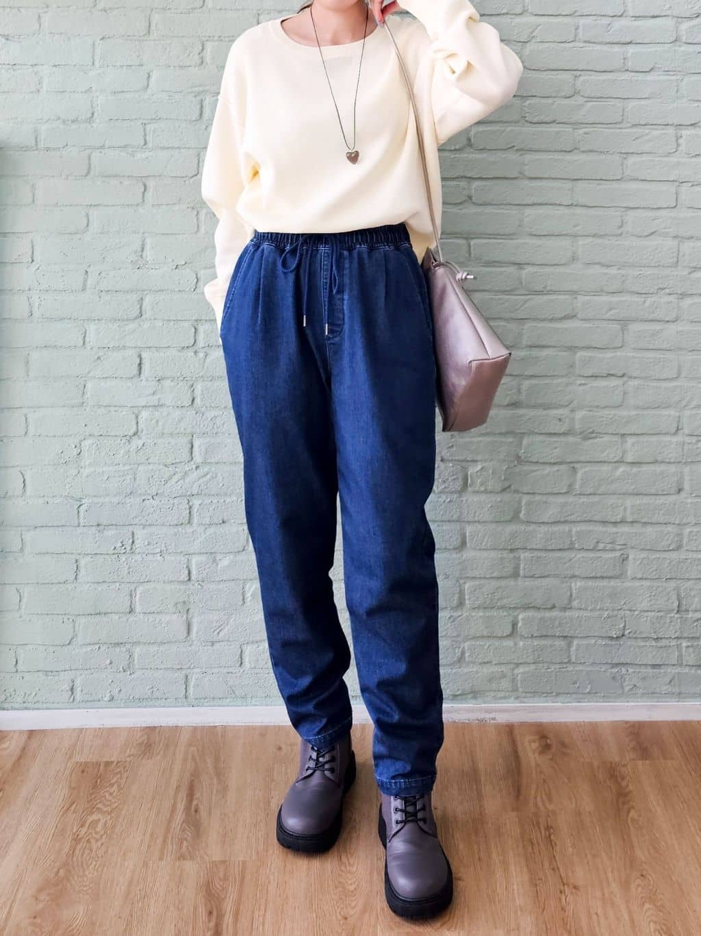 ゆゆさんの「SHOO･LA･RUE｜【洗濯機可/ちくちくしにくい】大人カジュアルを叶える スウェットライクニット」を使ったコーディネート