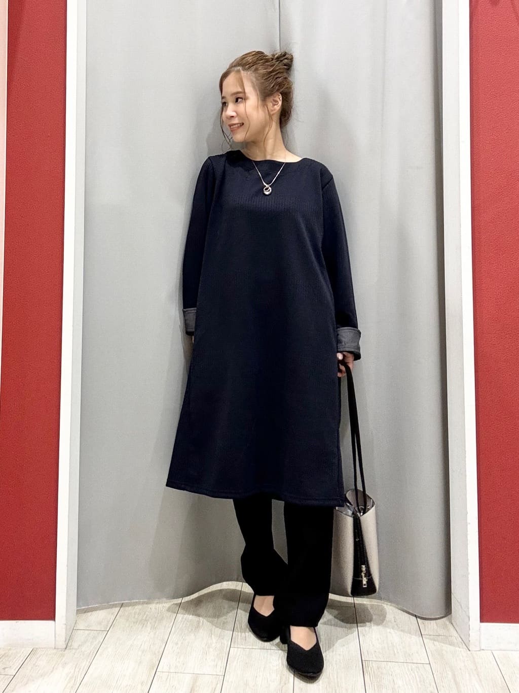 shioさんの「SHOO･LA･RUE｜【洗える/S-LL/美脚シルエット】ハイパーストレッチ テーパードパンツ」を使ったコーディネート