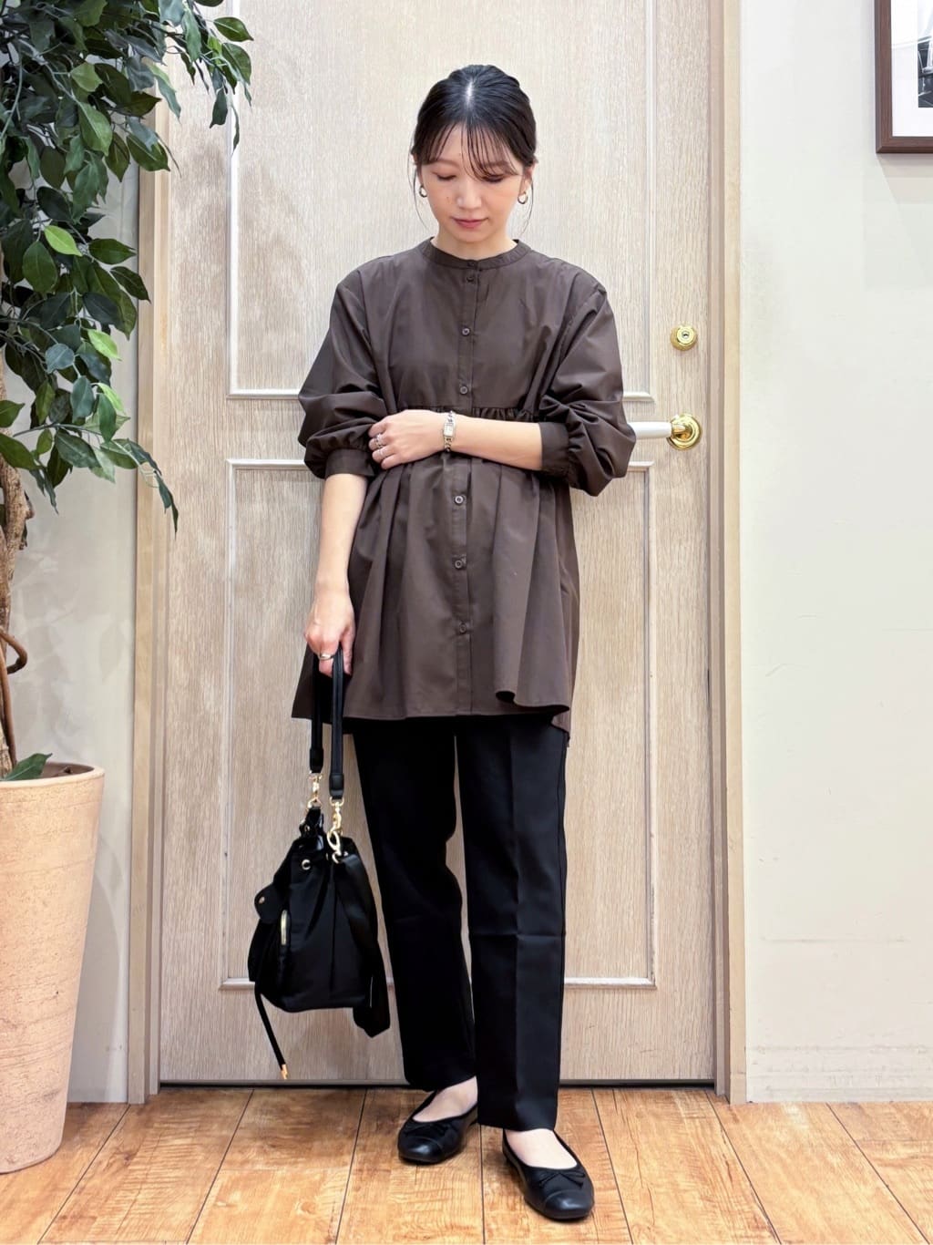 なみさんの「SHOO･LA･RUE｜【洗濯機可/S-3L/美脚シルエット】通勤・セレモニーにも　きちんと見えする ソフトスティックパンツ」を使ったコーディネート