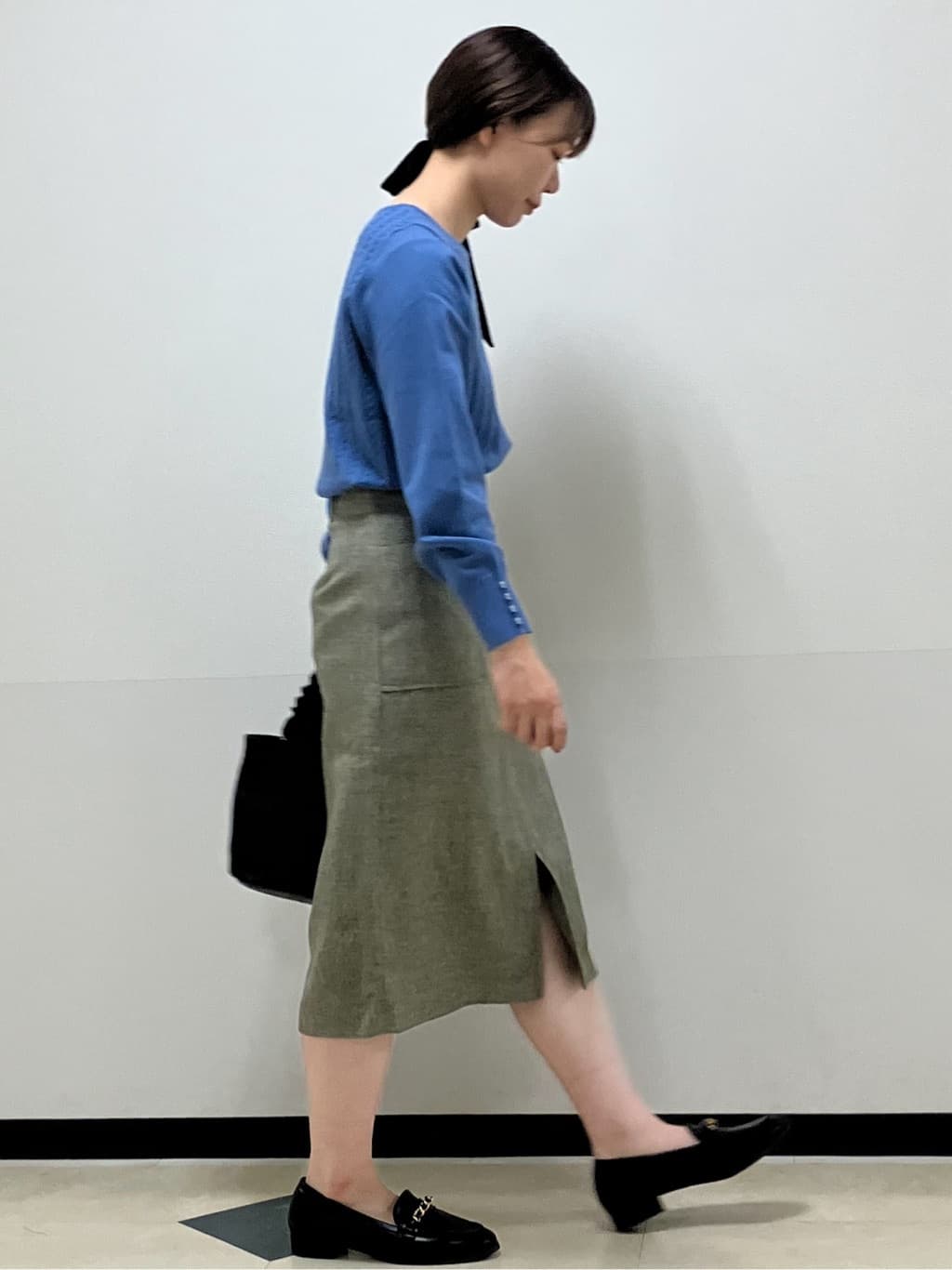 MAYUKIさんの「index｜ツイード調フロントジップタイトスカート【洗濯機OK／防シワ】」を使ったコーディネート