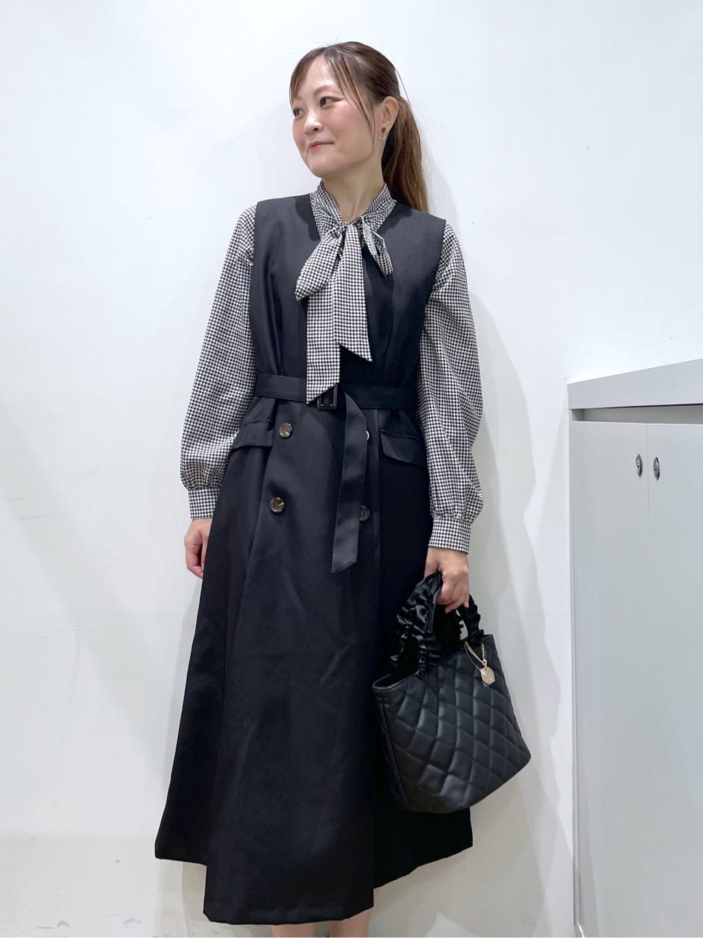 Junさんの「index｜トレンチディティールワンピース【洗濯機OK／イージーアイロン／防シワ】」を使ったコーディネート