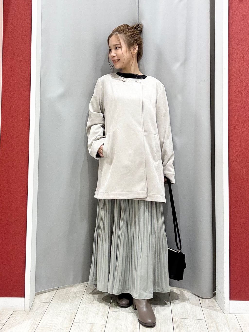 shioさんの「SHOO･LA･RUE｜【S-LL】上品さを纏う やわらかフェイクスエード ミドル丈ブルゾン」を使ったコーディネート