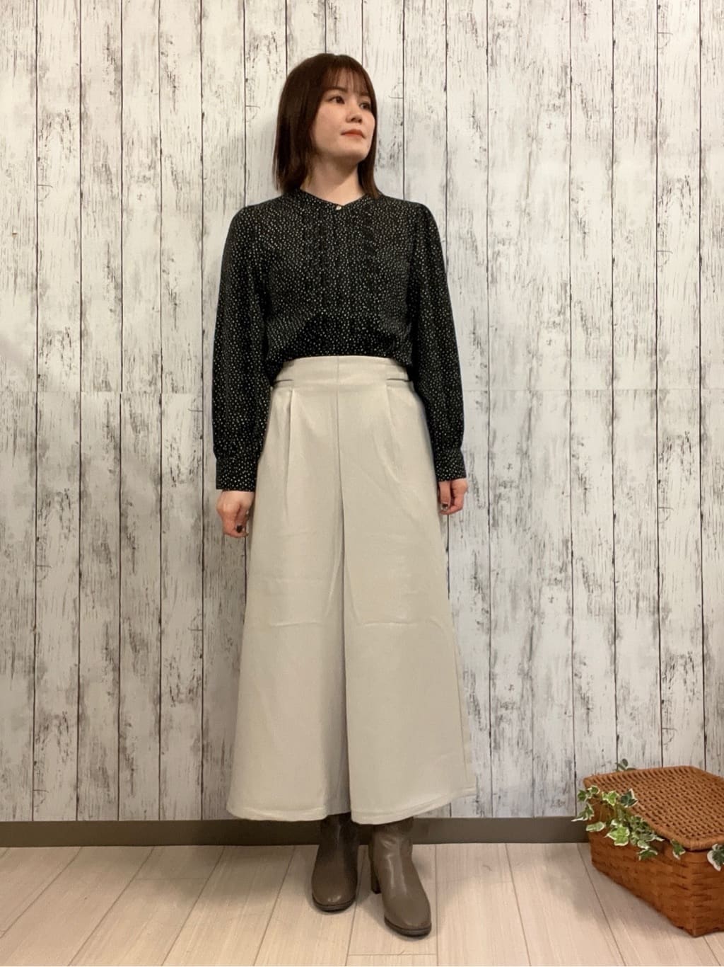 シカさんの「SHOO･LA･RUE｜ウエストまわりをすっきり魅せる デザインガウチョパンツ」を使ったコーディネート