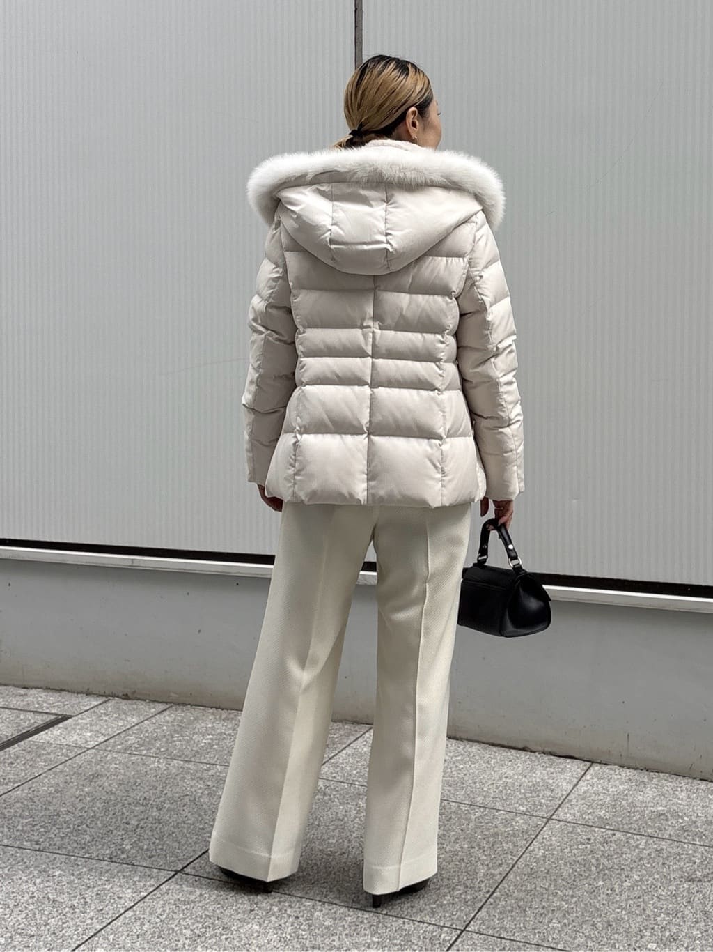 kotakiさんの「INDIVI｜【名品／撥水／抗菌防臭】ショート丈リサイクルダウンコート」を使ったコーディネート