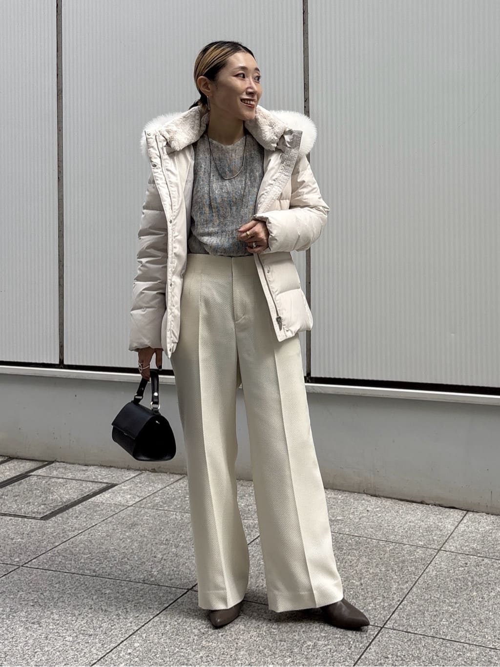 kotakiさんの「INDIVI｜【名品／撥水／抗菌防臭】ショート丈リサイクルダウンコート」を使ったコーディネート