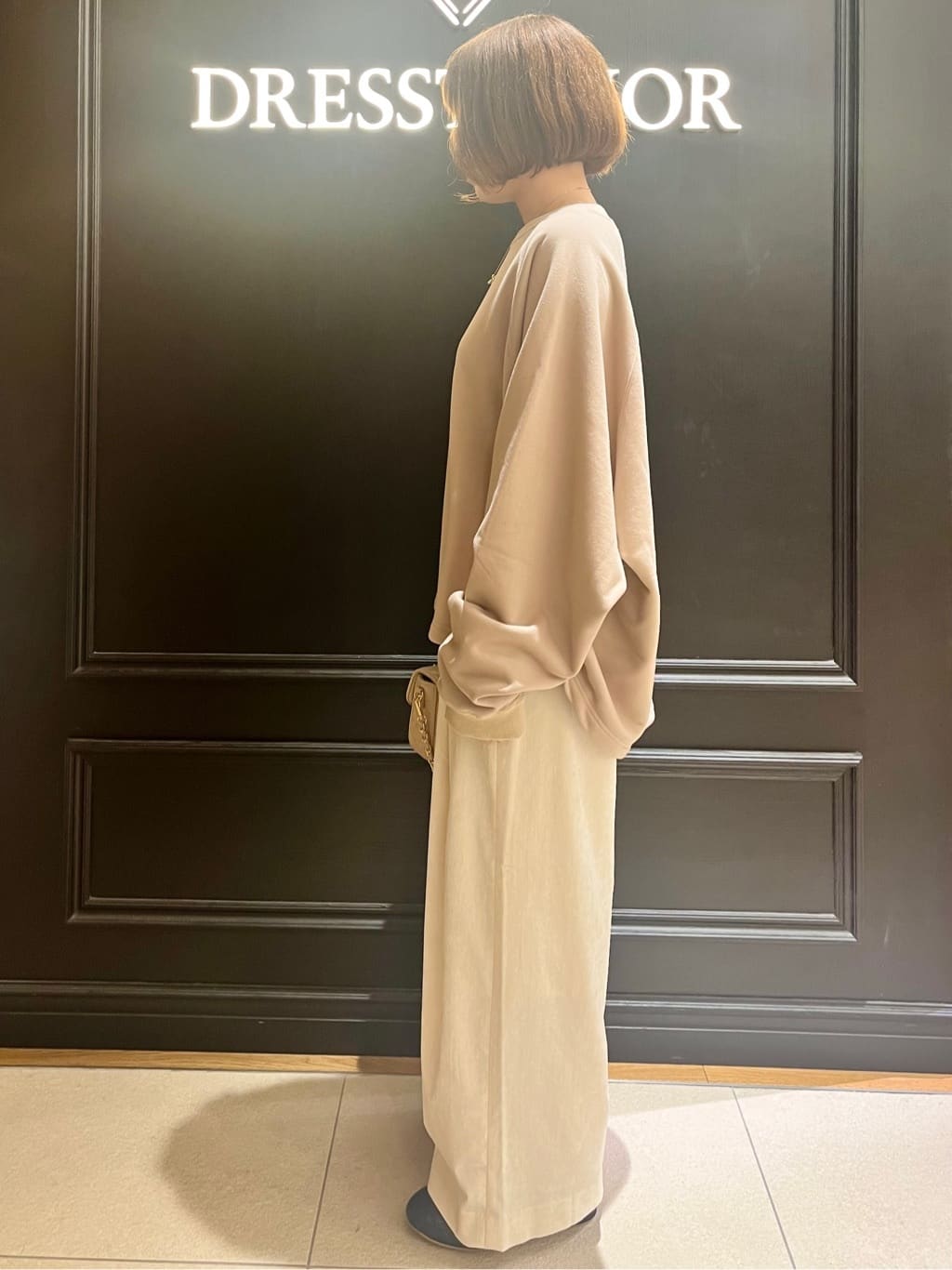 yahataさんの「DRESSTERIOR｜ソフト別珍イージーパンツ」を使ったコーディネート