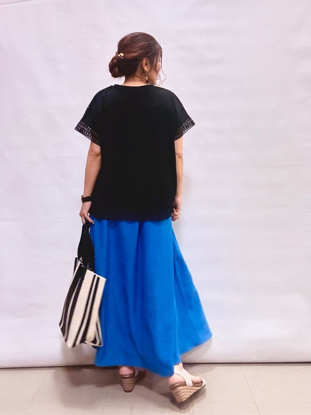 fuuさんの「SHOO･LA･RUE｜【S-LL/ひんやり】インせず決まる 楽してきれいなレース付きトップス」を使ったコーディネート