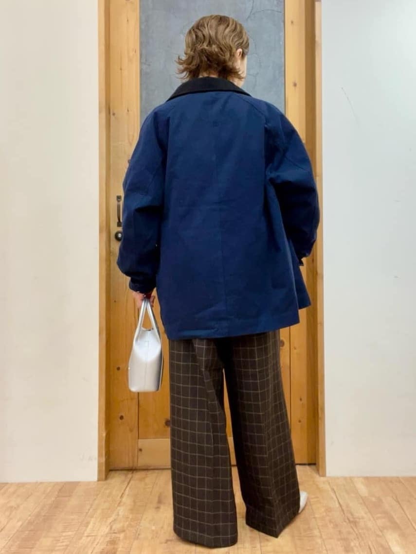 ゆみさんの「SHOO･LA･RUE｜【S-LL】オーバーシルエットでこなれ感 襟コール カバーオール」を使ったコーディネート