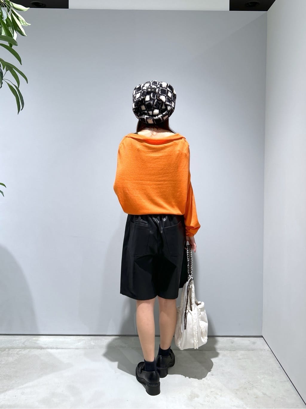 Renoさんの「INDIVI｜2Wayドレープスリットニット」を使ったコーディネート