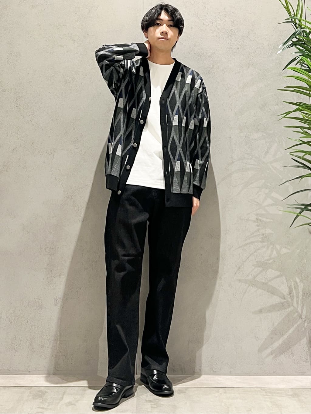 SHI-MAさんの「THE SHOP TK｜【季節の変わり目に活躍】ニットカーディガン 選べる2デザイン(柄&無地)/洗濯機OK」を使ったコーディネート