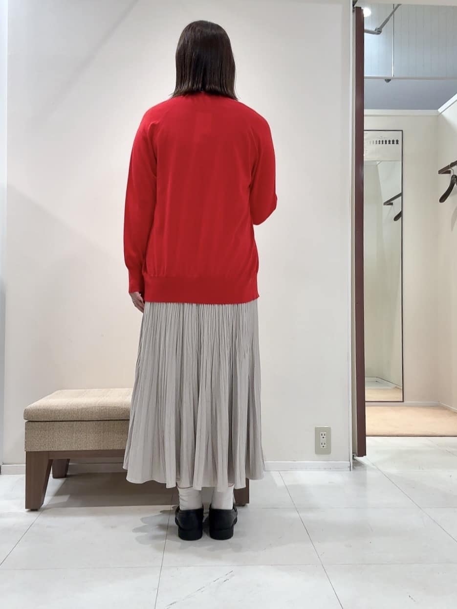 YUIさんの「UNTITLED｜【アンサンブル可/洗える/Vネック】ウールシルクカーディガン」を使ったコーディネート
