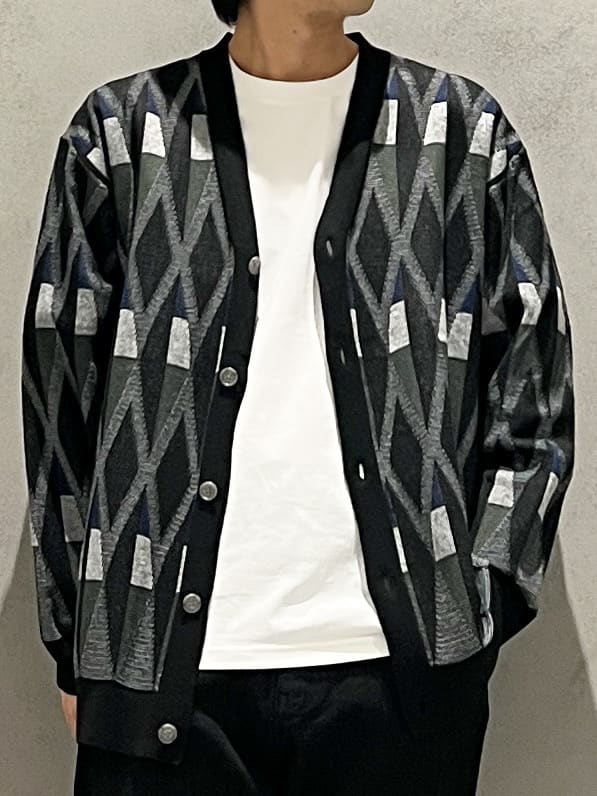 SHI-MAさんの「THE SHOP TK｜【季節の変わり目に活躍】ニットカーディガン 選べる2デザイン(柄&無地)/洗濯機OK」を使ったコーディネート
