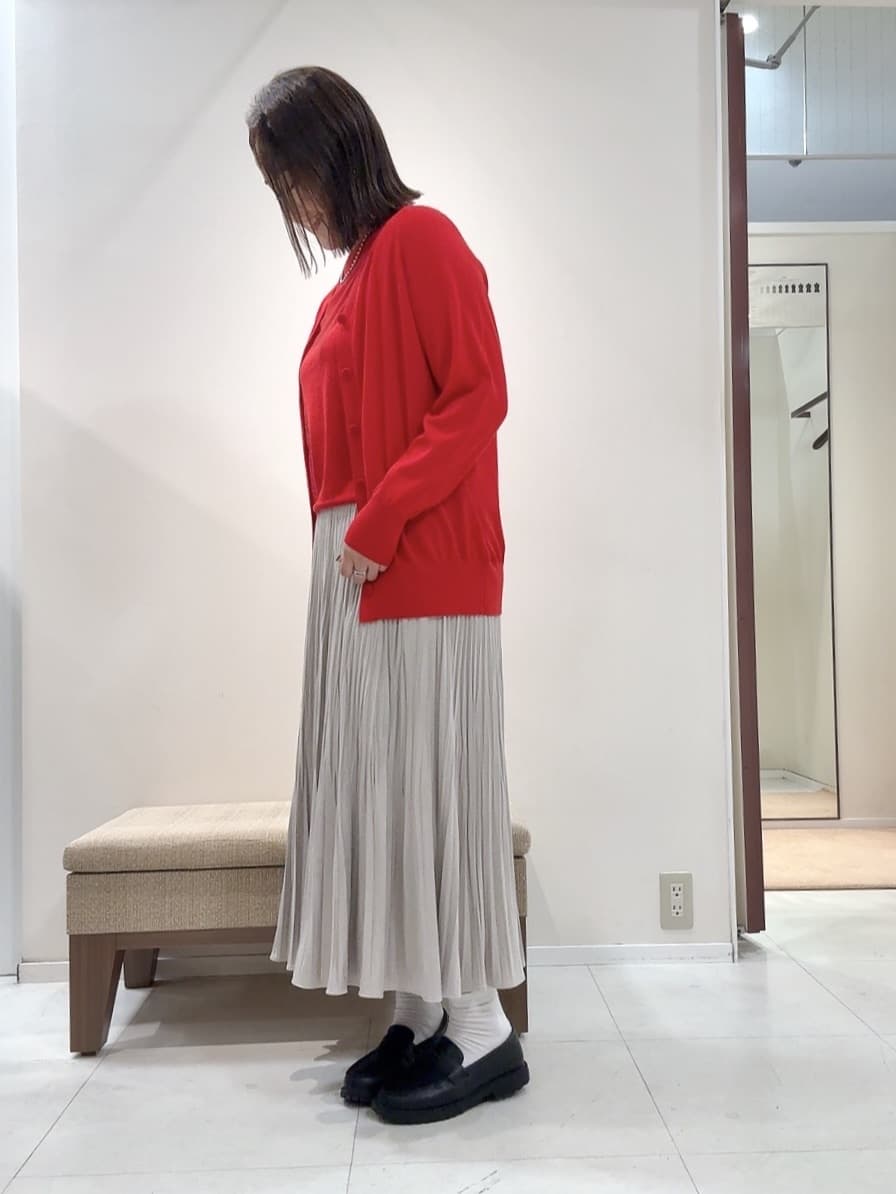 YUIさんの「UNTITLED｜【アンサンブル可/洗える/Vネック】ウールシルクカーディガン」を使ったコーディネート