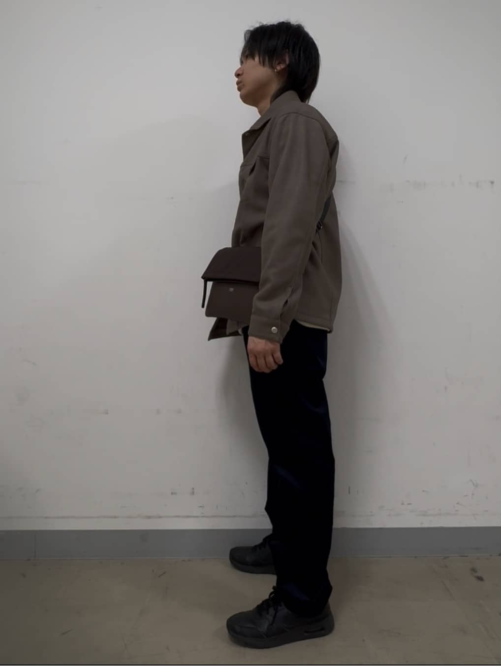 溝端佑太朗さんの「TAKEO KIKUCHI｜ニットライク プルオーバー」を使ったコーディネート