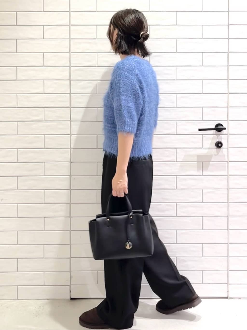 しおりさんの「OPAQUE.CLIP｜フェザーヤーンニット【洗濯機OK／抗ピル】」を使ったコーディネート