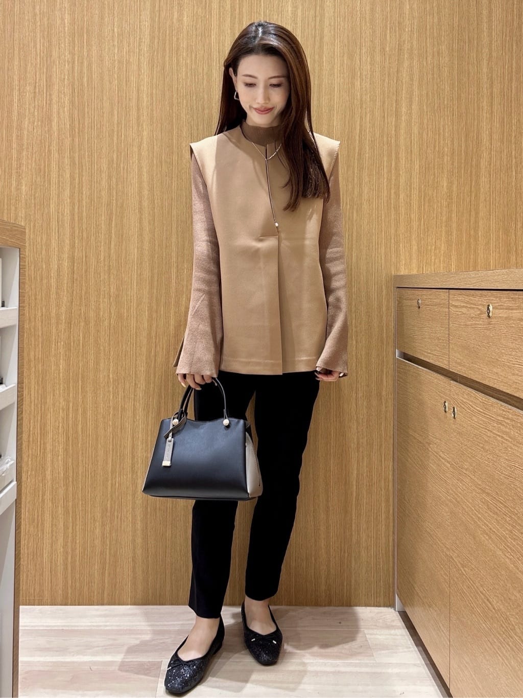 maiさんの「OPAQUE.CLIP｜《SS-LLサイズ》ハイストレッチイージースティックパンツ【洗濯機洗い可】」を使ったコーディネート