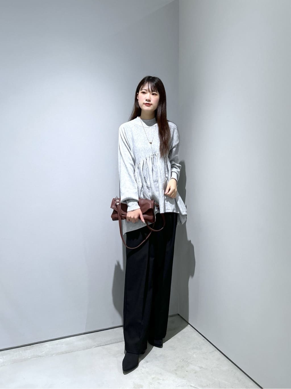 Renoさんの「INDIVI｜【再入荷】ペプラムハイネックニット」を使ったコーディネート