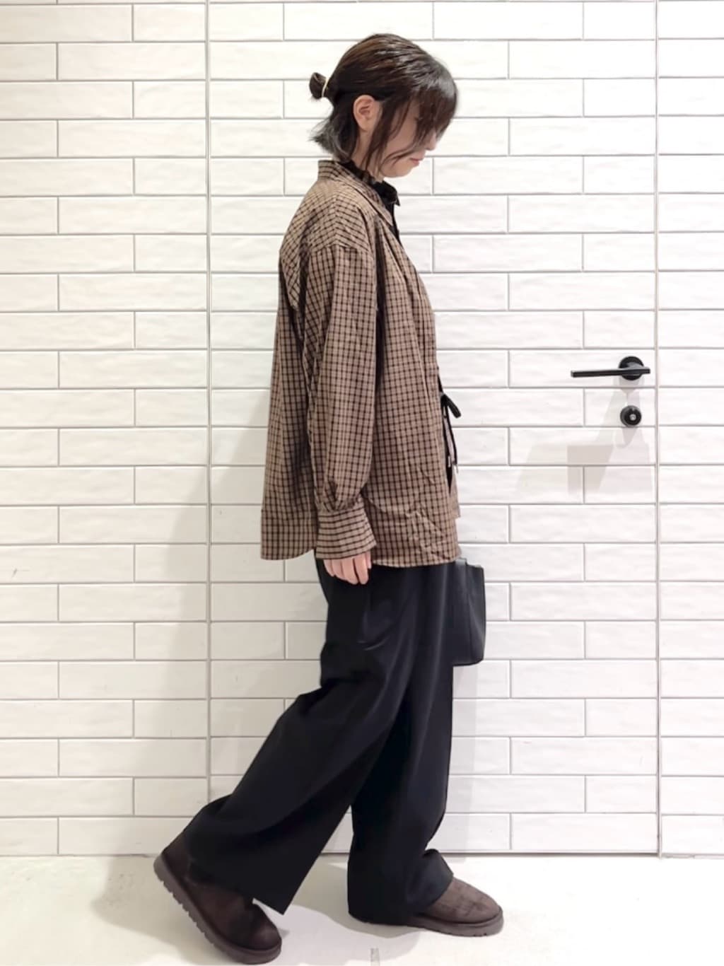 しおりさんの「OPAQUE.CLIP｜チェック柄レギュラーシャツ【洗濯機OK】」を使ったコーディネート