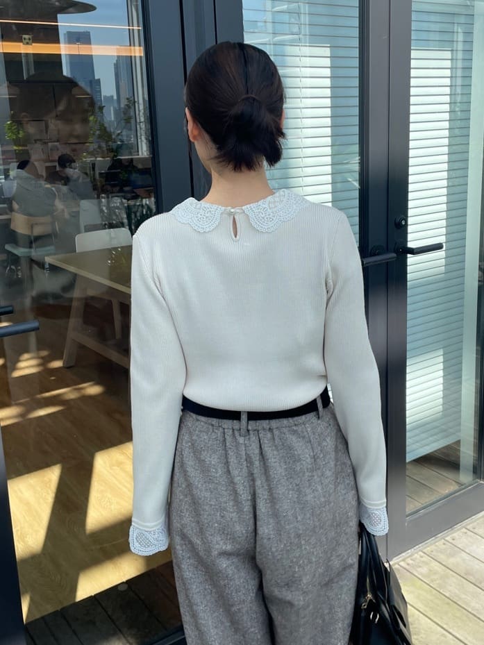 abeさんの「Couture brooch｜【上品華やか・通勤】ラメツイード ワイドパンツ」を使ったコーディネート