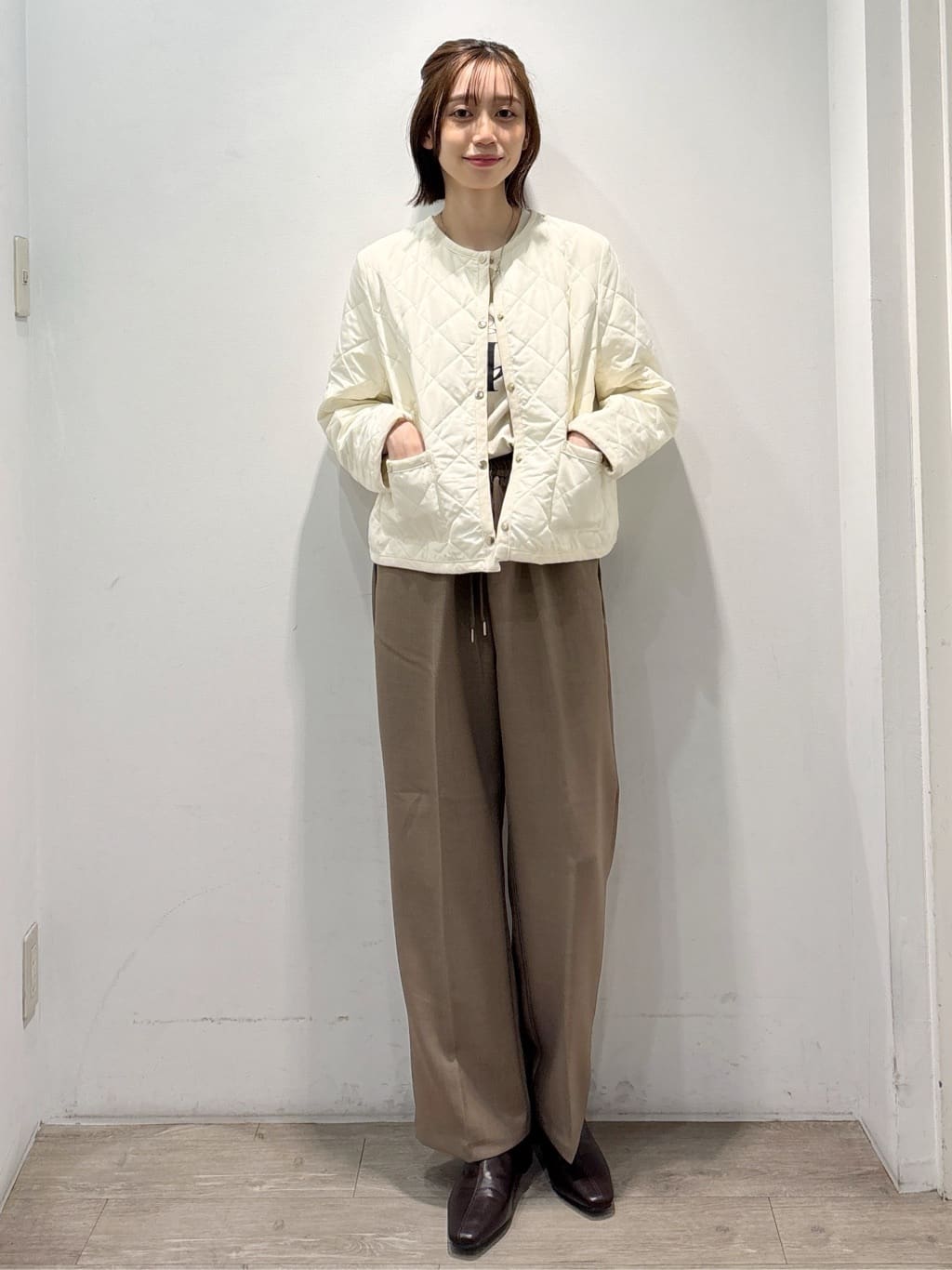 ぶまりんさんの「OPAQUE.CLIP｜ロングロゴTシャツ【洗濯機OK】」を使ったコーディネート