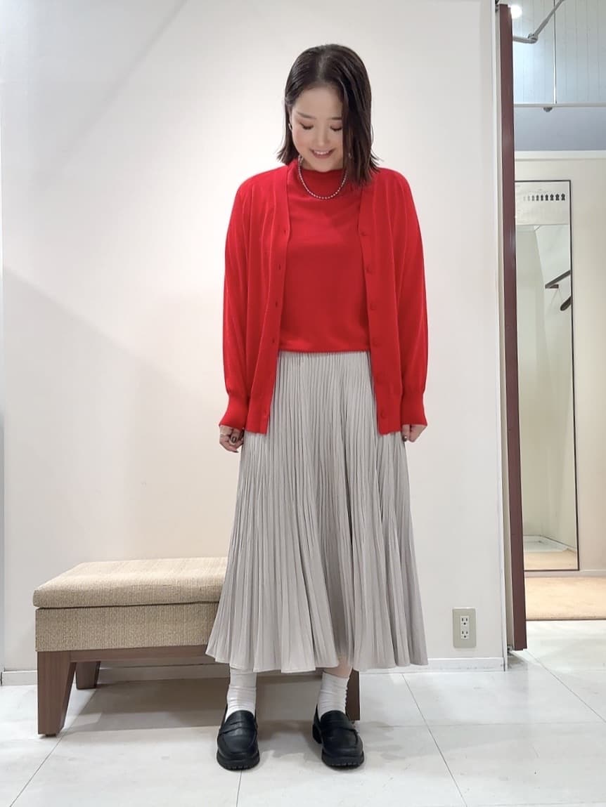 YUIさんの「UNTITLED｜【アンサンブル可/洗える/Vネック】ウールシルクカーディガン」を使ったコーディネート