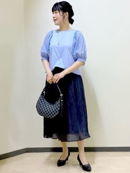  beni_gingerさんの「Reflect｜【華やかな揺れ感】ワッシャー加工タックフレアロングスカート」を使ったコーディネート
