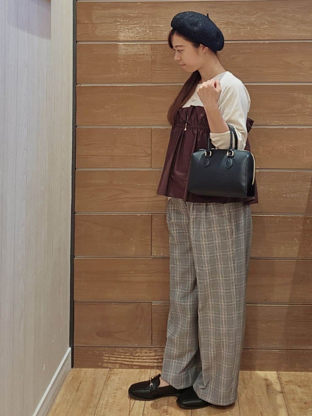 miyaさんの「SHOO･LA･RUE｜【洗濯機可/S-LL】1枚で華やか フリルドッキングトップス」を使ったコーディネート