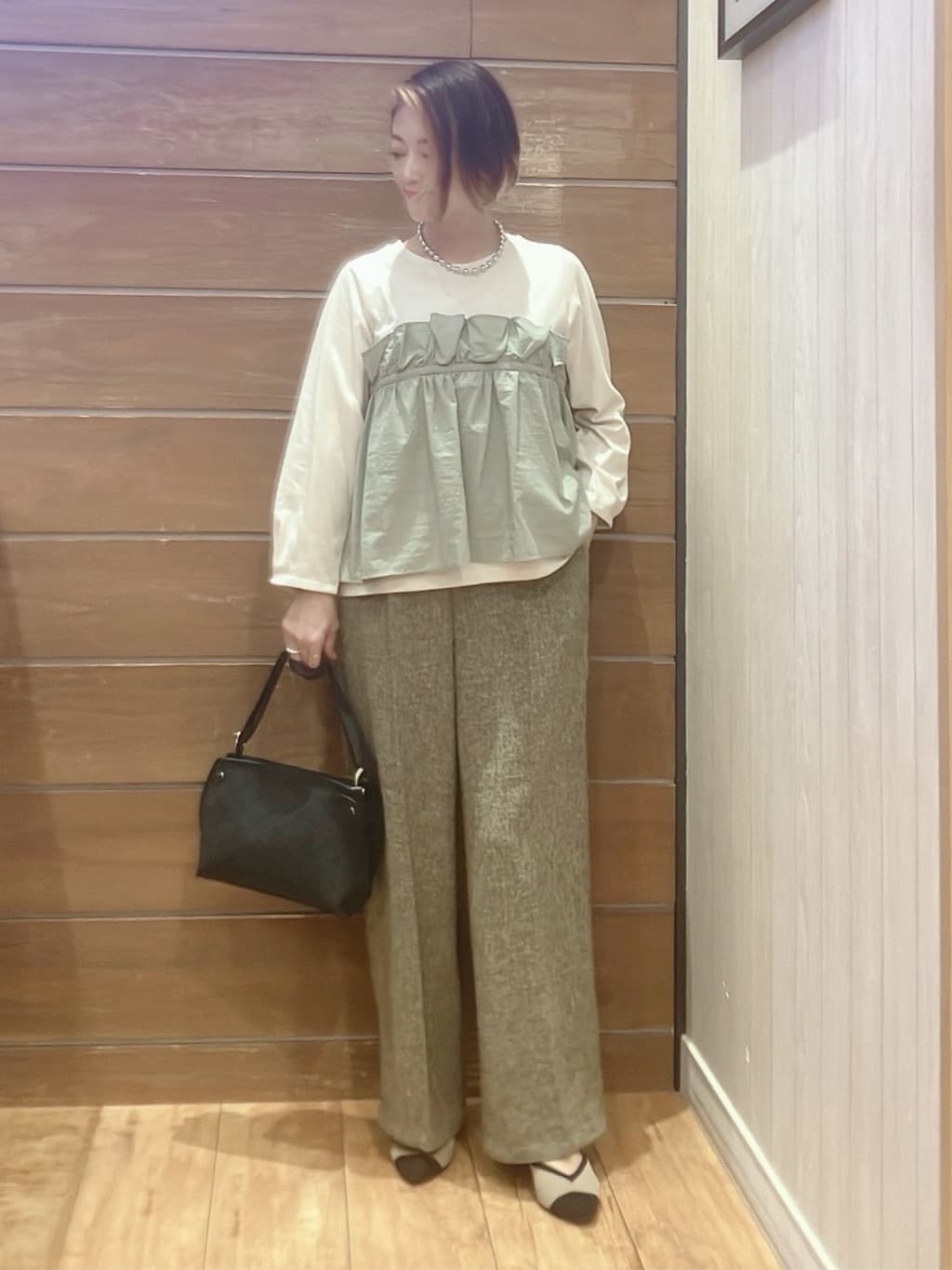 aaamiさんの「SHOO･LA･RUE｜【洗える/S-LL/アンサンブル可】大人フェミニン さらっとタッチのニットカーディガン」を使ったコーディネート