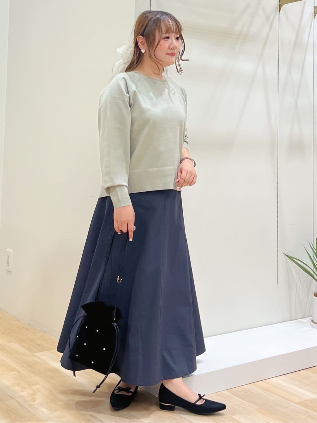 みことさんの「grove｜【洗える/毛玉軽減】天竺ラグランスリーブプルオーバー」を使ったコーディネート