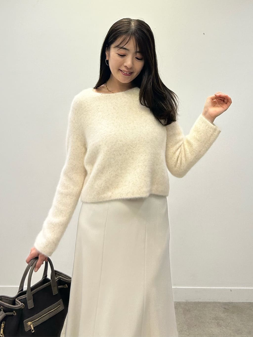 hayaseさんの「COUP DE CHANCE｜【フォックス混】ショート丈ニットトップス」を使ったコーディネート